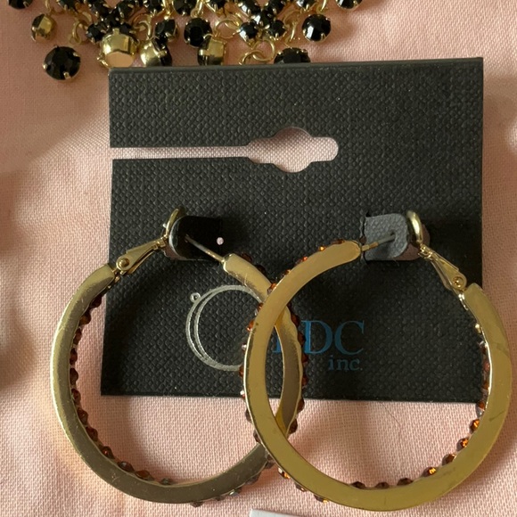 Silverfox Costume Jewelry Earrings, 6 Pair Assorted Designs, Beautiful 🔥❤️💙💙 - Picture 5 of 7